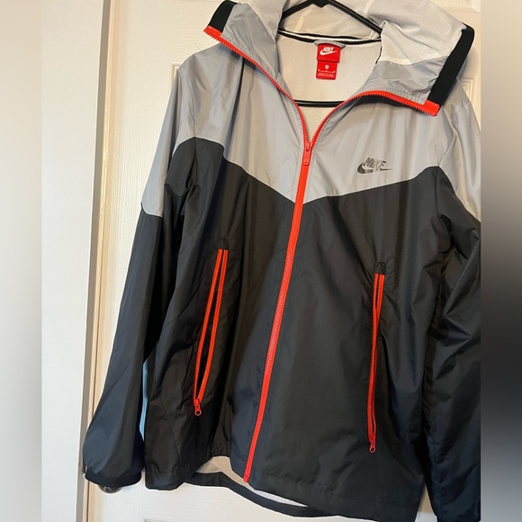 SZ M NIKE hooded zip up tricolor jacket. Black, red and grey. Lightweight - Picture 2 of 9